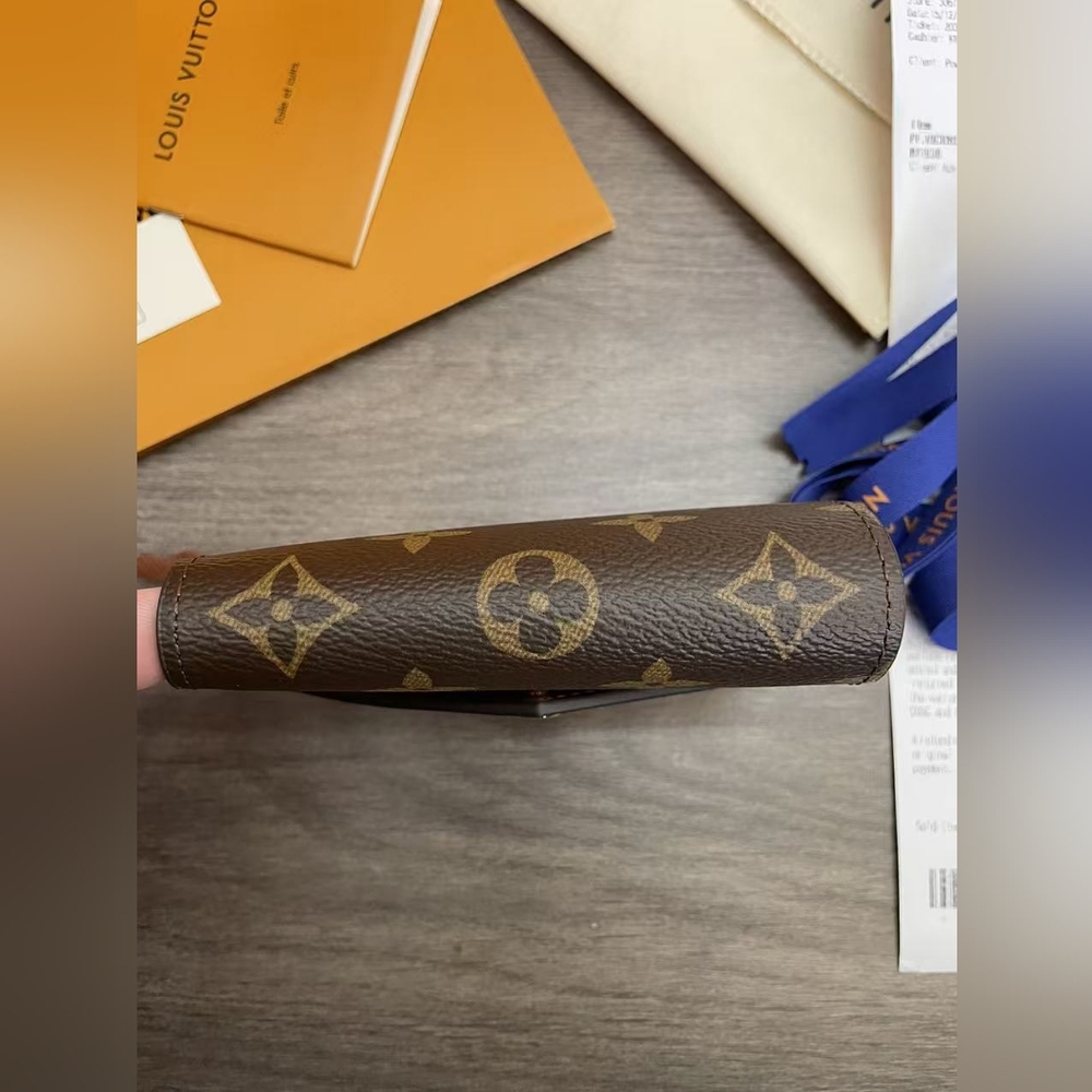 Louis Vuitton Victorine Wallet - Picture 9 of 16